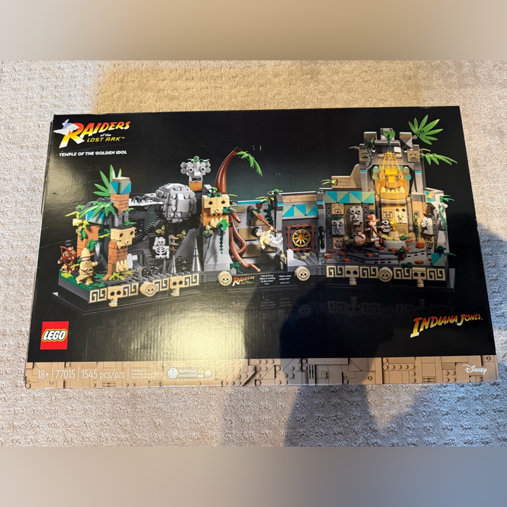 LEGO Raiders Adventure Set with Gold and Green Accents - Indiana Jones